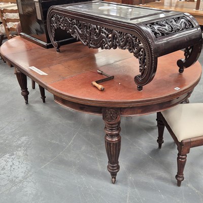 Lot 253 - A Victorian mahogany extending dining table H...
