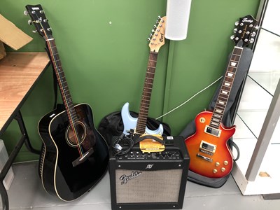 Lot 730 - A Fender Mustang I guitar amplifier, a Yamaha...