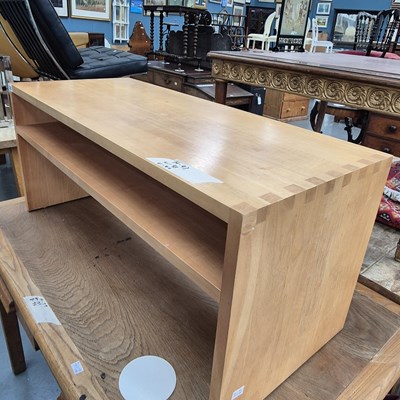 Lot 303 - A modern hardwood coffee table H 42 W 95 D 40cm