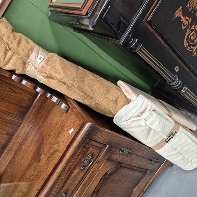 Lot 334 - Various upholstery fabrics