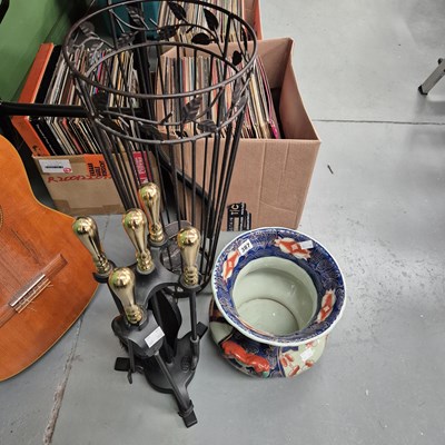 Lot 387 - An large Imari-patterned vase, a retro...