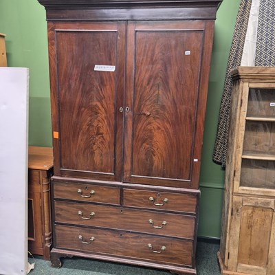 Lot 403 - A late Georgian mahogany linen press H 218 W...