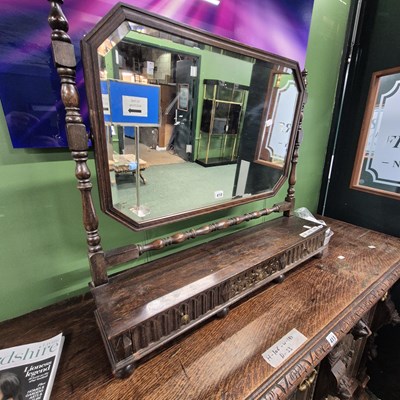 Lot 410 - An oak dressing table mirror H 70 W 83 D 19cm