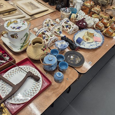 Lot 865 - A vintage cottage ware tea set, other tea and...