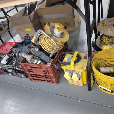 Lot 870 - A collection of tools, a 240/110 transformer...