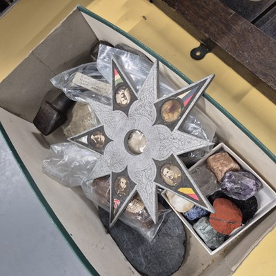 Lot 910 - A box of interesting objets trouvés, crystals,...
