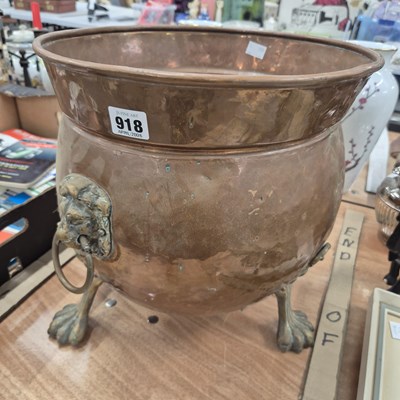Lot 918 - A copper coal bucket