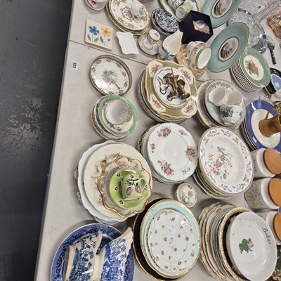 Lot 922 - A large quantity of assorted chinawares