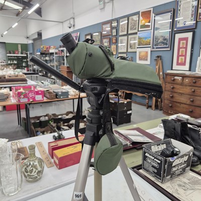 Lot 969 - A Kenko pro field 70 scope PF-70A on tripod