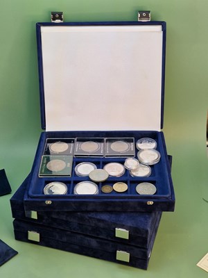 Lot 1296 - Eighteen silver proof Royal Mint coins, most...