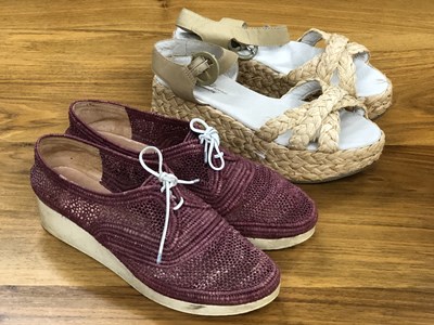 Lot 18 - Shoes - A pair of Robert Clergerie straw style...