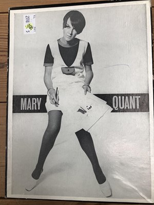 Lot 46 - A collection of vintage stockings in a Mary...