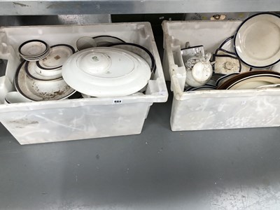 Lot 684 - A collection of blue and white dinner and tea...