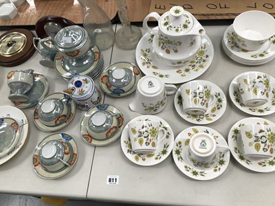 Lot 811 - A Ridgeway bone china part tea service, a...