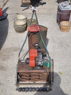 Lot 484 - A Qualcast Suffolk Punch 43DL petrol push mower