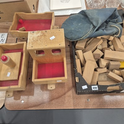 Lot 890 - Vintage/ retro wooden toys