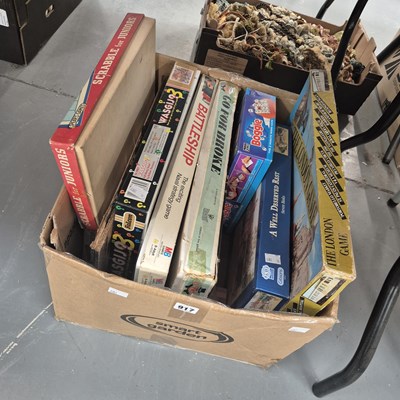 Lot 917 - A box of vintage board games, etc.