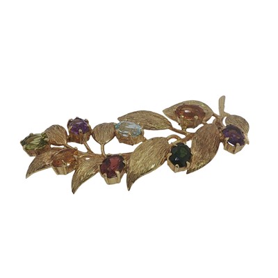 Lot 1066 - A 1972 hallmarked 9ct gold floral spray brooch...