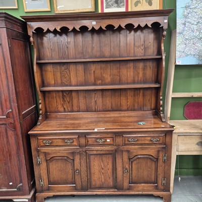 Lot 291 - A good quality bespoke Georgian style country...