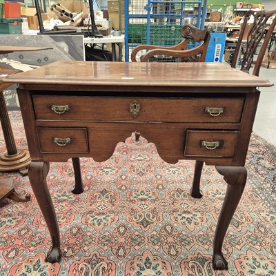 Lot 331 - A George III mahogany lowboy side table with...