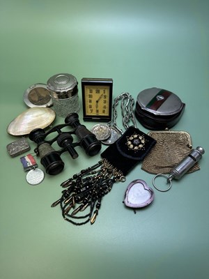 Lot 1150 - Collection of assorted small collectables,...