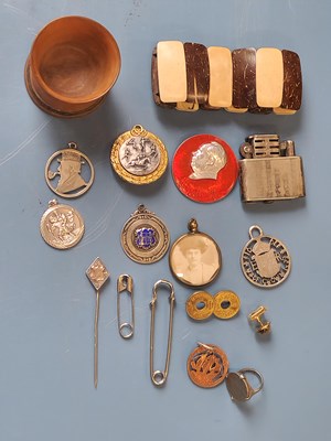 Lot 1157 - MIxed silver and collectable items comprising...