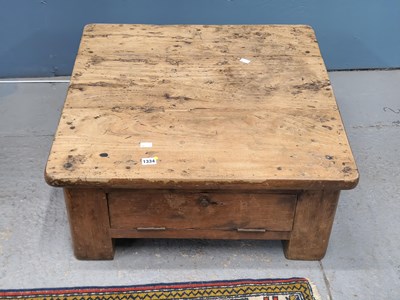 Lot 1334 - A rustic oak coffee table H 31 W 68 D 68cm