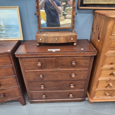 Lot 26 - A mahogany chest of two over three drawers H...